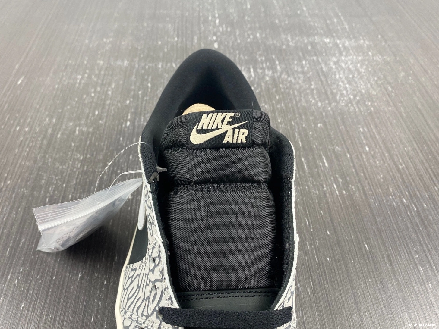 CZ0790-001 OG Black Jordan Low Retro Cement 1 - 0323